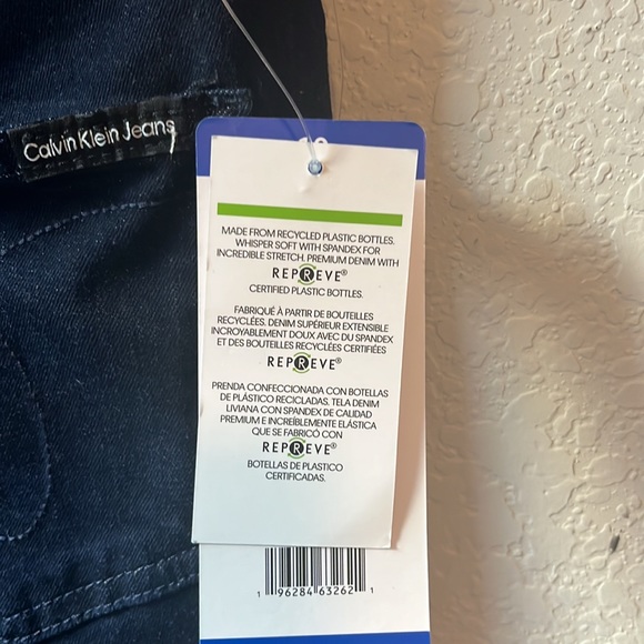 Calvin Klein Jeans Reprieve Ladies Delmar Size 10, Inseam 29”. - Picture 3 of 6